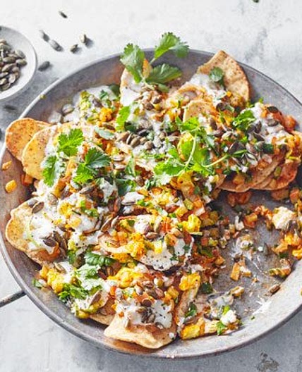 Courgette, jalapeño & feta nachos