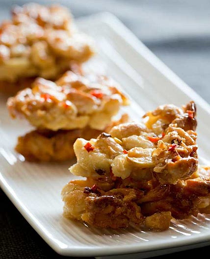 Beer and chilli peanut clusters