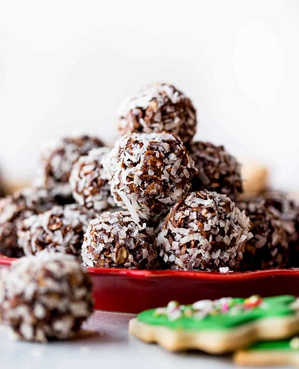 No-Bake Chocolate Coconut Snowballs