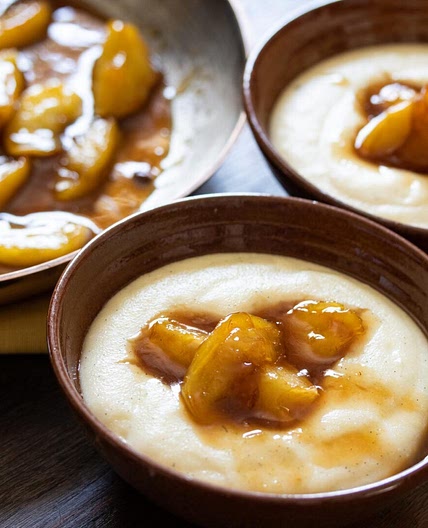Caramel Apples with Semolina Pudding