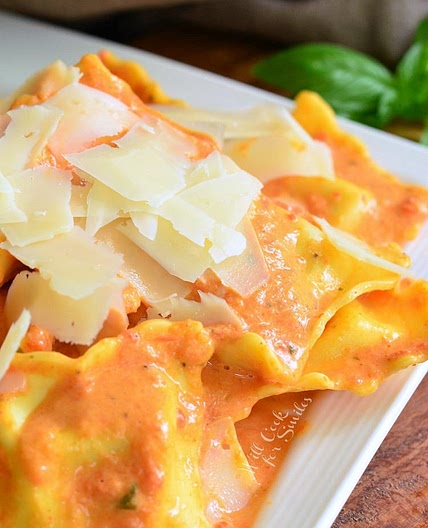 Ravioli in Creamy Red Pepper Sauce
