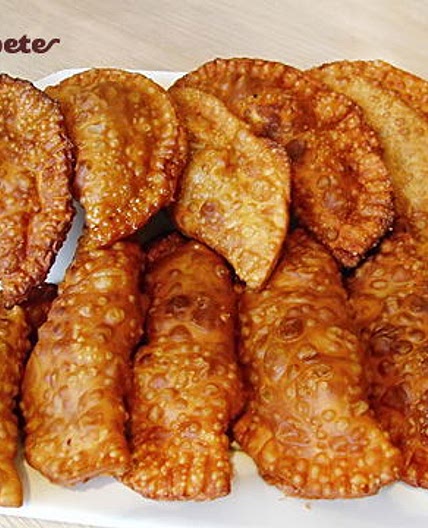 Empanadillas fritas de pollo