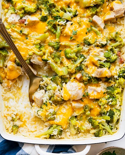 Dump-and-Bake Chicken Broccoli Rice Casserole