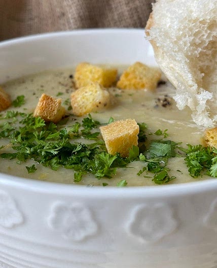 Slow Cooker Leek and Potato Soup