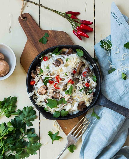 Konjak-Nudeln mit Mascarpone-Pilz-Sauce