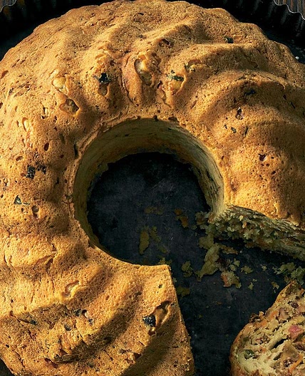 Möhren-Speck-Gugelhupf