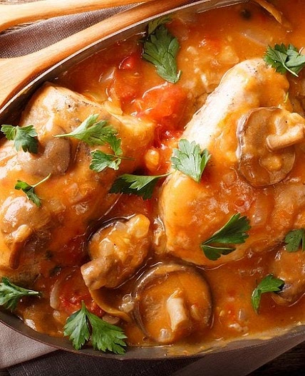 Mediterranean-style chicken casserole
