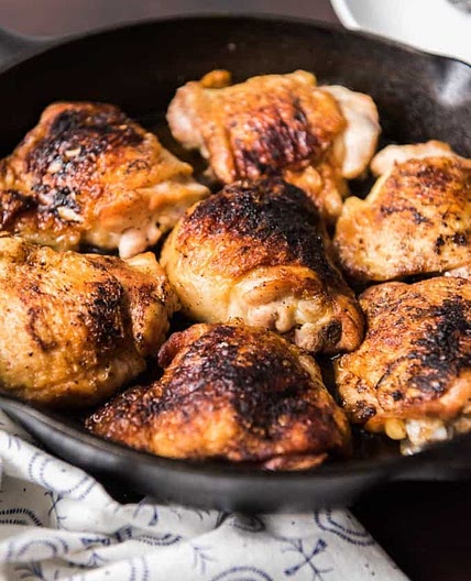 Crispy Cast Iron Skillet Chicken Thighs