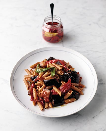 Aubergine penne arrabbiata