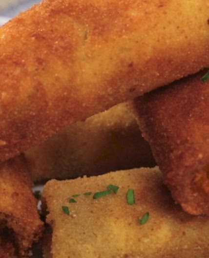 Cheddar Apple Bacon Grilled Cheese Rolls