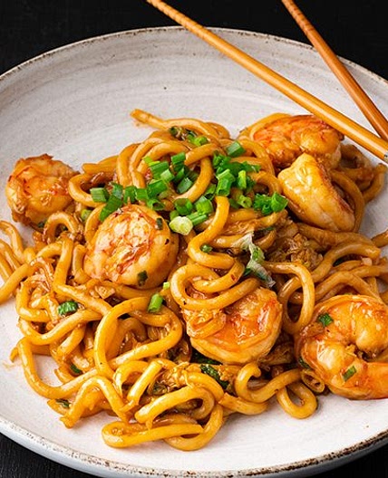 15-minute Garlic Prawn Udon | Marion's Kitchen
