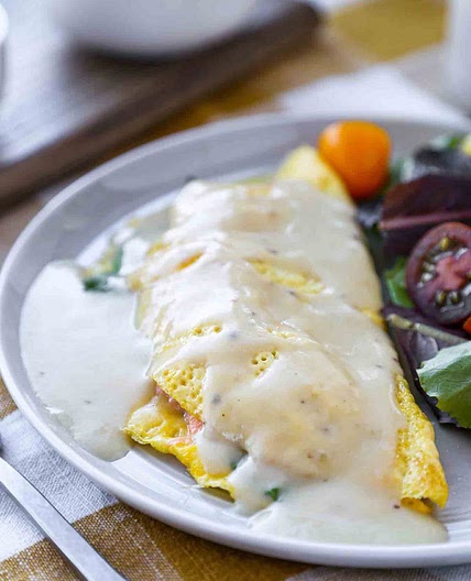Smoked Salmon Omelette with White Sauce