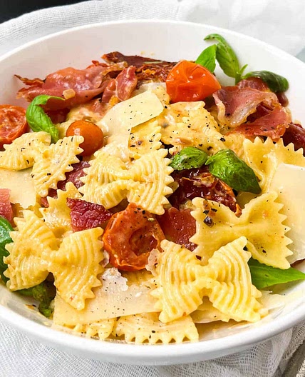 Easy Bow Tie Pasta Salad Recipe (With Crispy Pancetta)