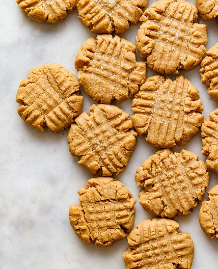 VEGAN PEANUT BUTTER COOKIES
