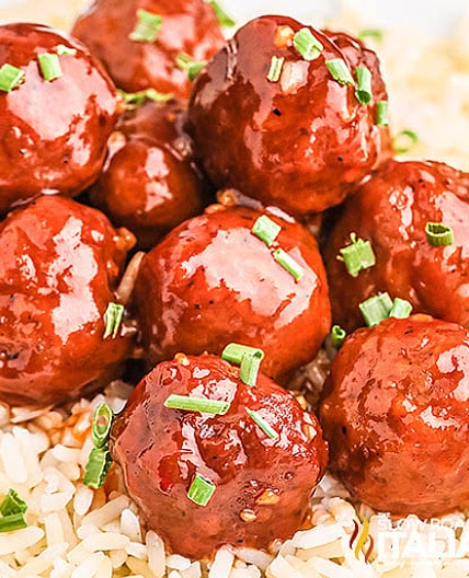 Easy Crockpot Honey Garlic Meatballs (5-Ingredient Recipe)