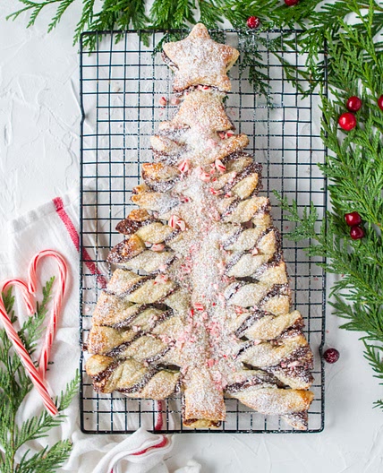 NUTELLA PUFF PASTRY CHRISTMAS TREE