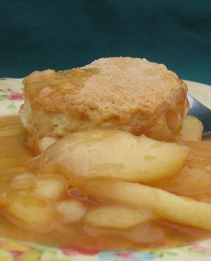 Apple Cobbler With Sweet Biscuit Crust