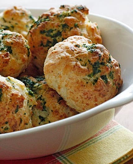 Garlic Cheddar Biscuits