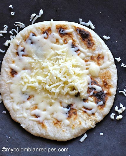 Arepas de Queso Recipe (Cheese Arepas)