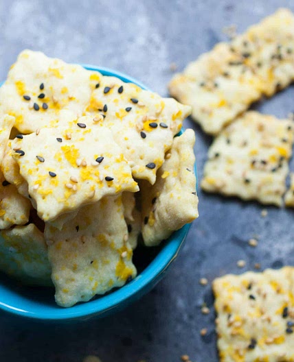 Can't-Stop Nutritional Yeast Crackers
