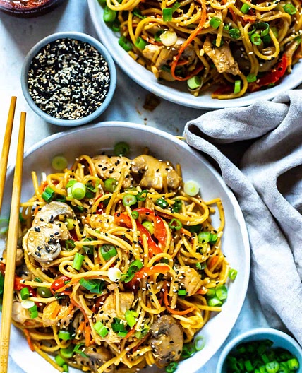 Instant Pot Chicken Lo Mein {Quick + Easy}