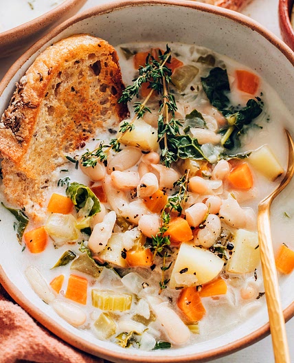 1-Pot Vegan White Bean Soup