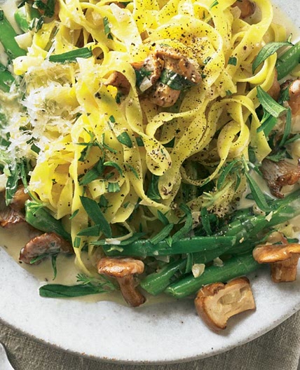 Tagliatelle mit Bohnen und Pfifferlingen