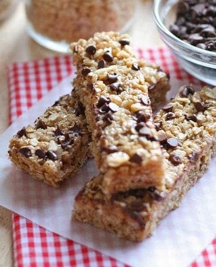 No-Bake Chocolate Chip Granola Bars