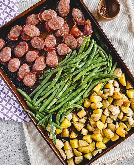 Sheet Pan Sausage, Potatoes and Green Beans