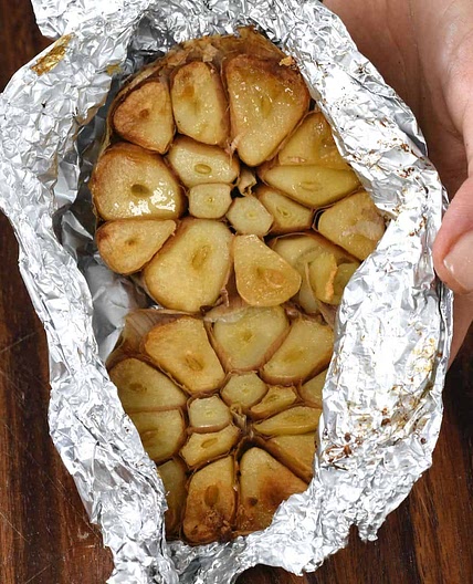 How to Roast Garlic in the Oven (Whole Roasted Garlic + Cloves)