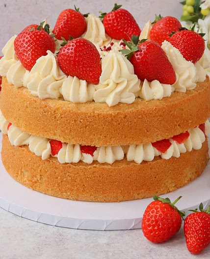 Strawberries & Cream Cake
