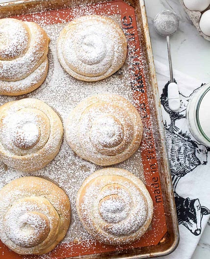 Mallorca Bread: Soft Puerto Rican Sweet Bread Rolls