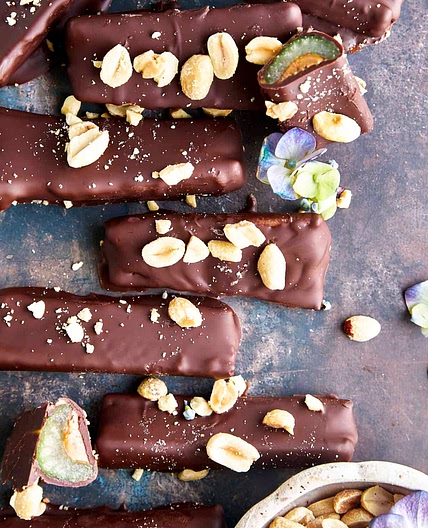 Chocolate Dipped Celery and Peanut Butter Logs Recipe