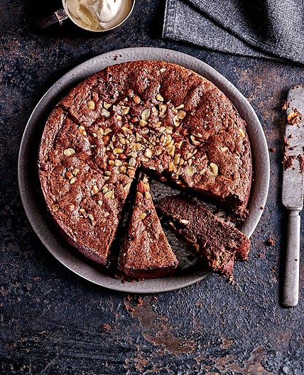 Sunken Nutella cake with Baileys cream