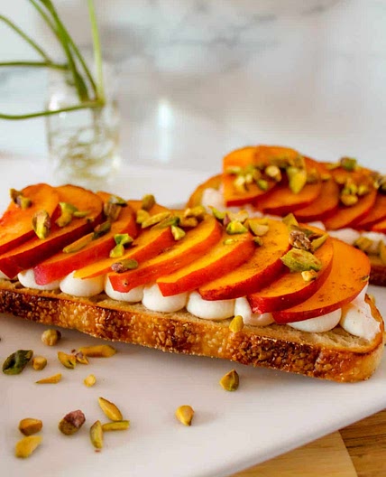 5 Vegan Toast Ideas (Sweet & Savory)