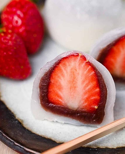 Easy Strawberry Mochi (Ichigo Daifuku)