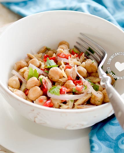 Ensalada de Bacalao [Video-Recipe ] Chickpea and Codfish Salad