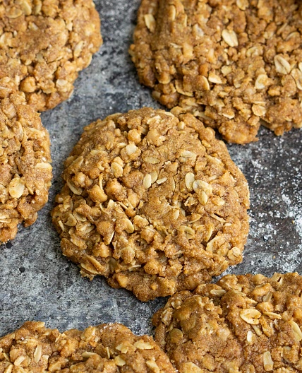BISCOFF OATMEAL TOFFEE CRUNCH COOKIES