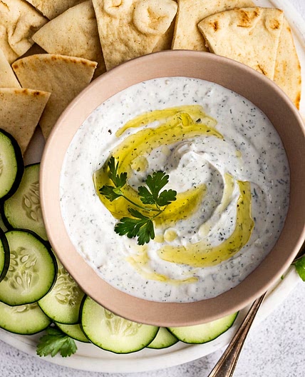 Easy 5-Minute Tzatziki Sauce Without Cucumber