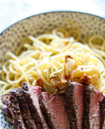 Spaghetti Aglio e Olio with steak