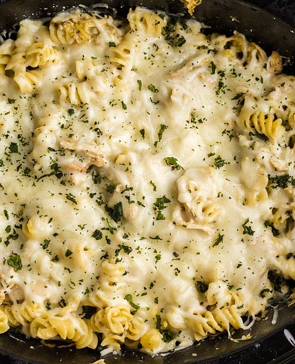 Slow Cooker Pesto Mozzarella Pasta