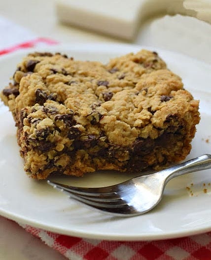 Vanishing Oatmeal Chocolate Chip Cookie Bars