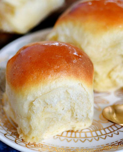 The BEST Dinner Rolls