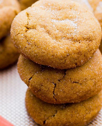 Soft-Baked Gingersnap Molasses Cookies