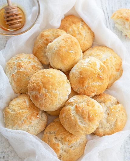 3 Ingredient Honey Bread Rolls