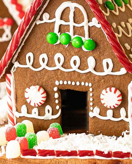How to Make a Gingerbread House