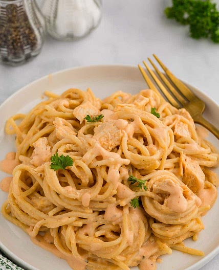 Slow Cooker Cheesy Buffalo Chicken Pasta