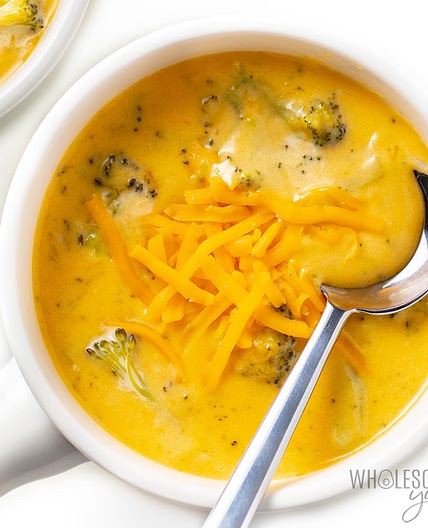Broccoli Cheese Soup (5 Ingredients!)