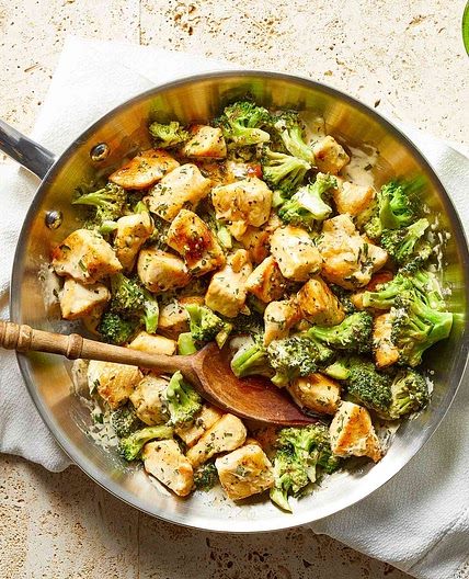 Creamy Skillet Ranch Chicken & Broccoli