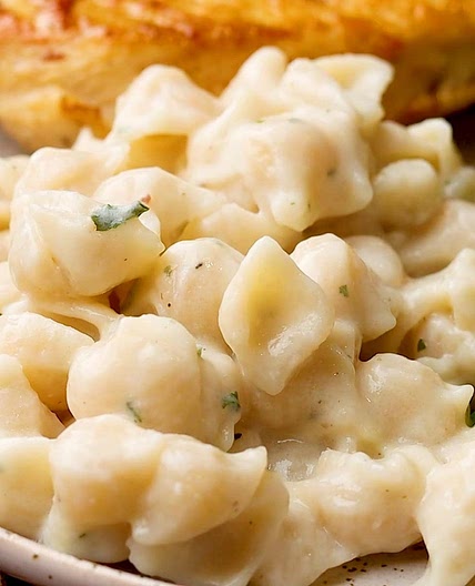 Creamy Garlic Shells